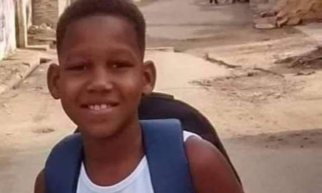 Em maio de 2019, Kauã Rozário, de 11 anos, foi atingido por um tiro durante confronto entre policiais militares e traficante, em Bangu, na zona Oeste. Kauã Rozário foi atingido quando passava de bicicleta pela Estrada do Engenho, quando estava indo para casa.