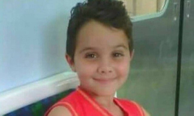 Renan dos Santos Macedo, de 8 anos, foi baleado na cabeça quando seu pai tentou fugir de um arrastão em Duque de Caxias, na Baixada Fluminense. Ele chegou a ser socorrido, mas morreu após sofrer nove paradas cardíacas.