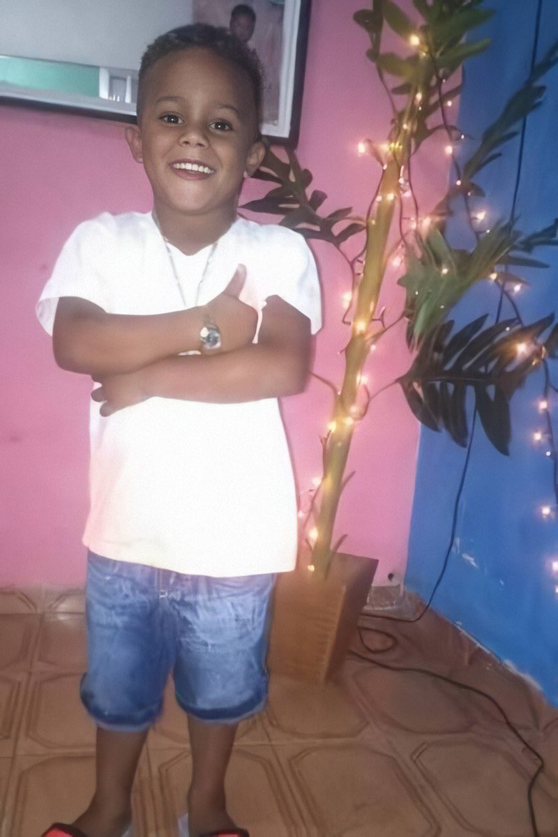 Ryan Gabriel, de 4 anos, foi atingido por um tiro no peito enquanto brincava na porta da casa dos avós, no Morro do Cajueiro.
