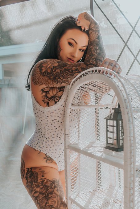 Tryin something different with retouching https://t.co/xQNrtYamwy<a href="/tag/newprofilepic"class="tags"><span>#newprofilepic</span></a>