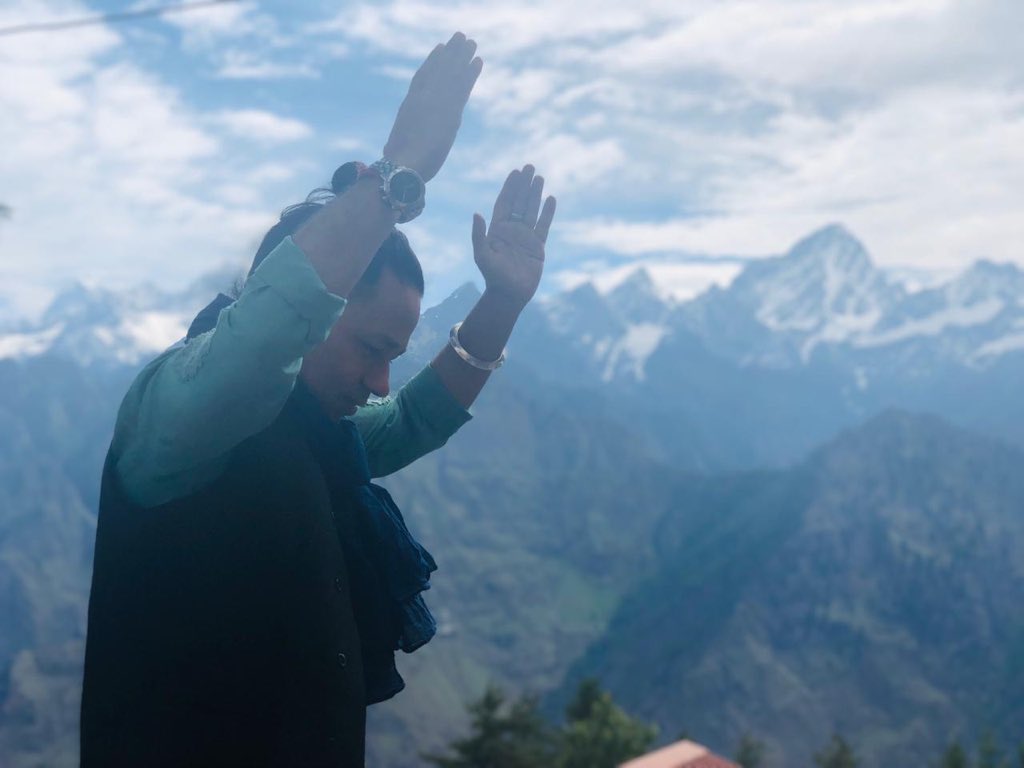 Kailashkher's tweet image. जब से मनुष्य धरती पर आया धरती का क्या हाल कर दिया, संवेदनहीनता की पराकाष्ठा। अब धरती ख़ुद को heal कर रही।अभी भी वक़्त है संभल जा रे मानव। बस कहने से नहीं होगा #HappyEarthDay @PMOIndia @narendramodi @AmitShah @MoHFW_INDIA @moefcc @MoEnvmv #BeSensitive #BeResponsible #StayAtHome