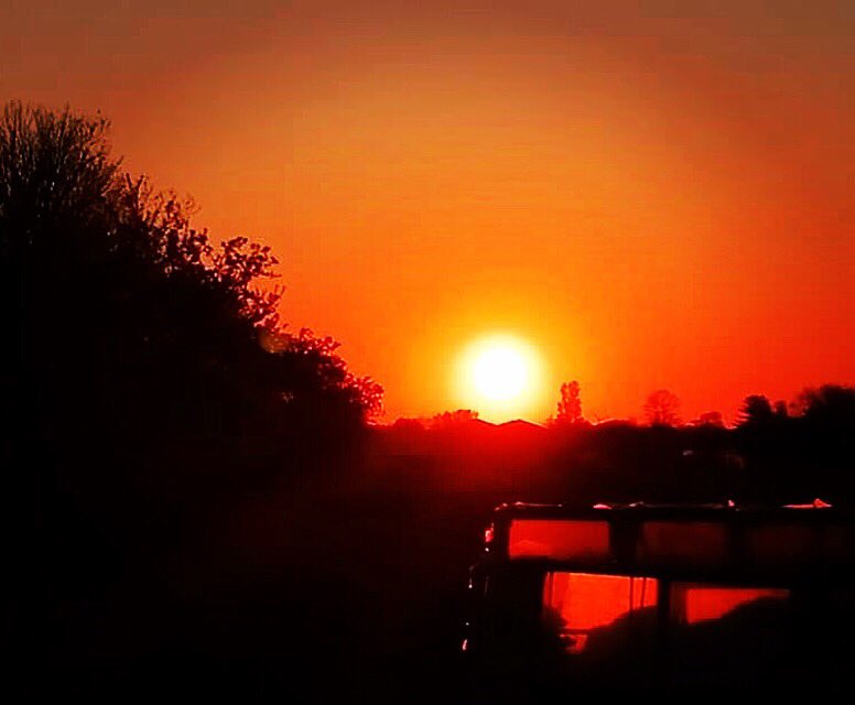 #dag28 #lockdown ....beperkte #verlichting....de zon is het daar duidelijk niet mee eens.....#coronamaatregelen