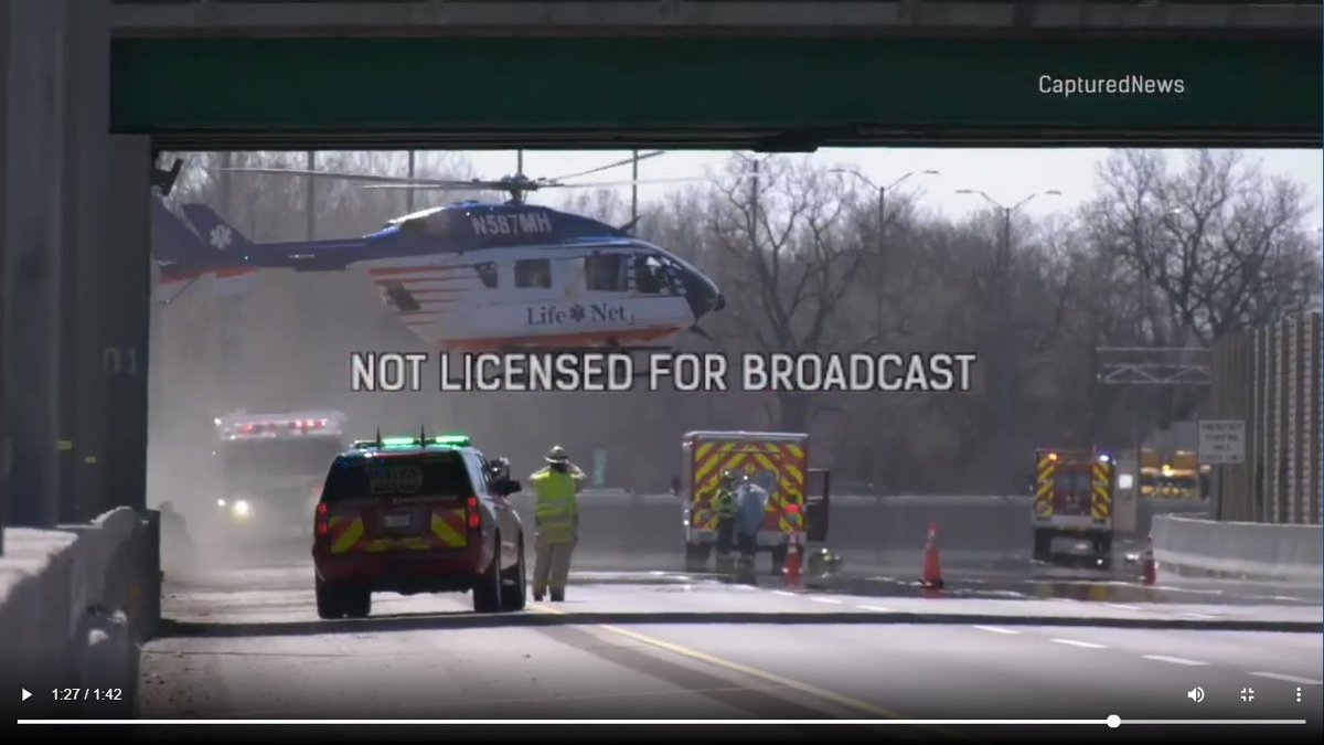 ImagesCu's tweet image. Double fatal vehicle accident. I-94 &amp;amp; Duffy. #Deerfield #LifeNet now on @CapturedNews