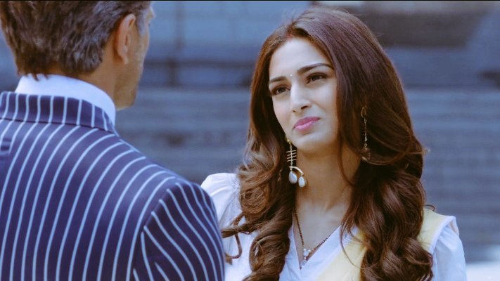 Though Mr.Bajaj wasn't behind their room decoration but  #Prerna thought so n confronted him 4same.Pre has always been this fierce to him if she thought that he's breaking the deal or doing anything wrong.She was always clear abt everything. #EricaFernandes #KasautiiZindagiiKay