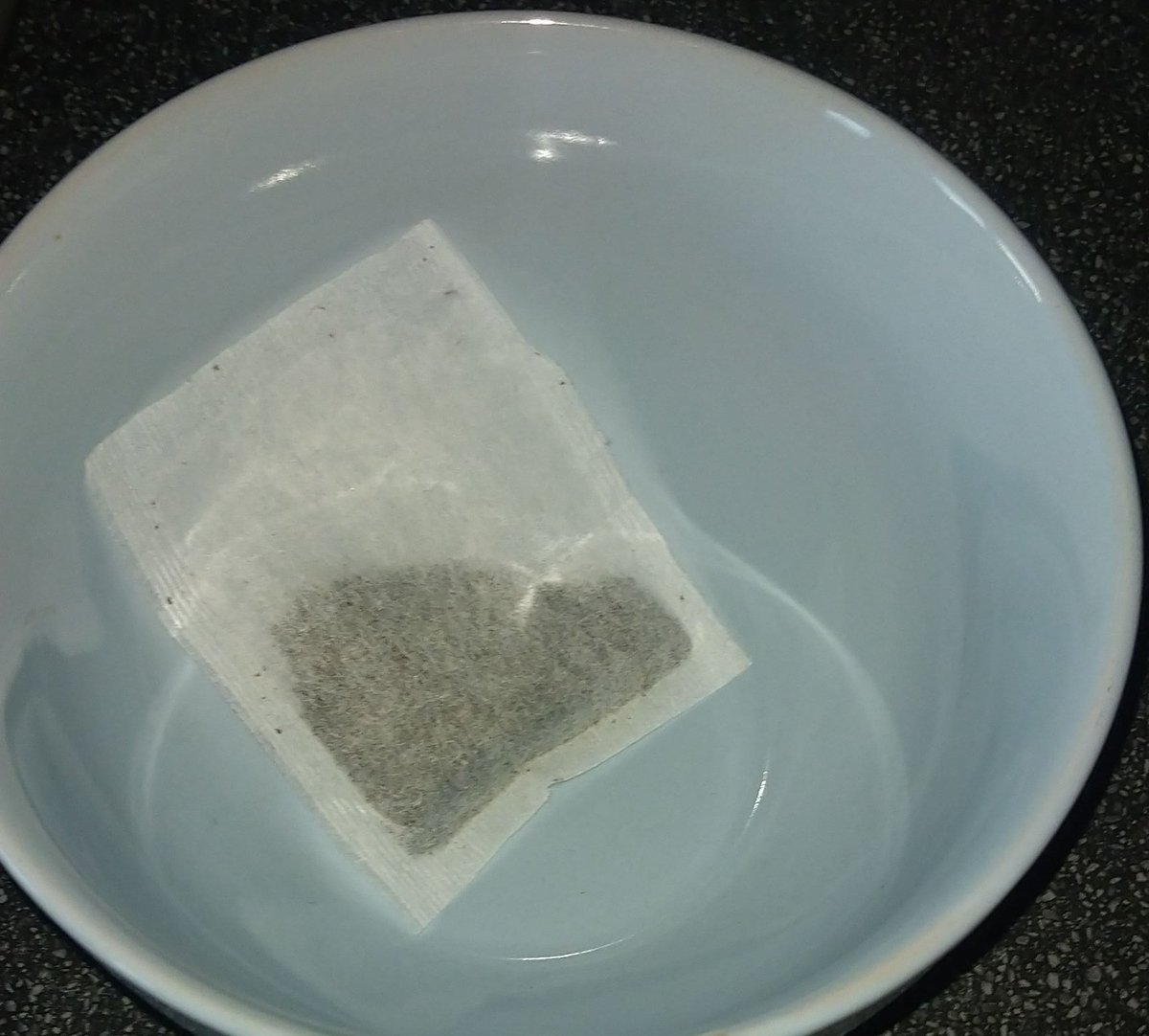ldil81's tweet image. When you put your teabag in your cereal bowl you know you&apos;re tired 😴 #assignmentsubmitted #onetogo