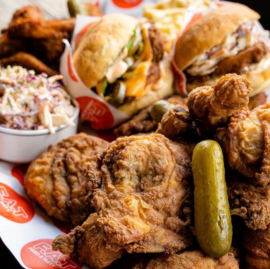 socialtableco's tweet photo. In a bid to support the #restaurantswerate, we’re sharing our fave food to go. Support your local restaurants by ordering dinner from them when you log on to #Social2020 for dinner: https://t.co/wdPpXEjpCL Get your chicken on in #Melbourne with the yum @fat_friedandtasty. https://t.co/zob8Vu3v5n