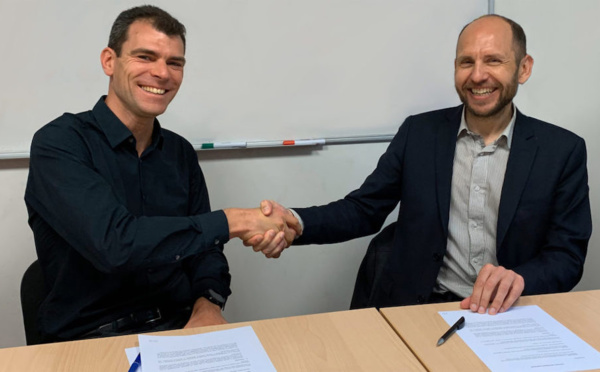 quantaneo's tweet photo. #Muquans and @Pasqalio partner to advance #quantumcomputing #quantum https://t.co/mruP0vPI1B https://t.co/TAxpvRhYQo