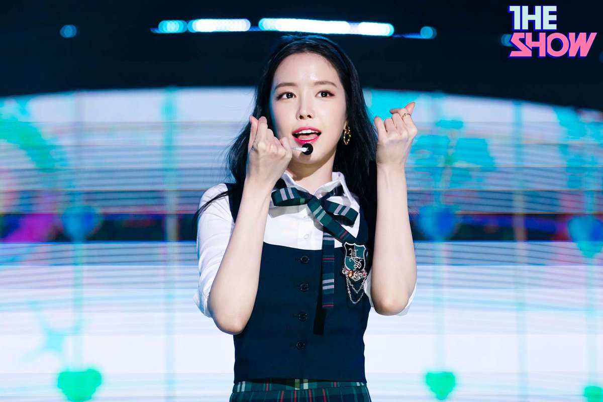 naeunhongkong's tweet photo. 💙💙
#LoveisBlind  

#naeun #에이핑크 #손나은 #娜恩 #나은 #ナウン https://t.co/XrsvG7gzBD