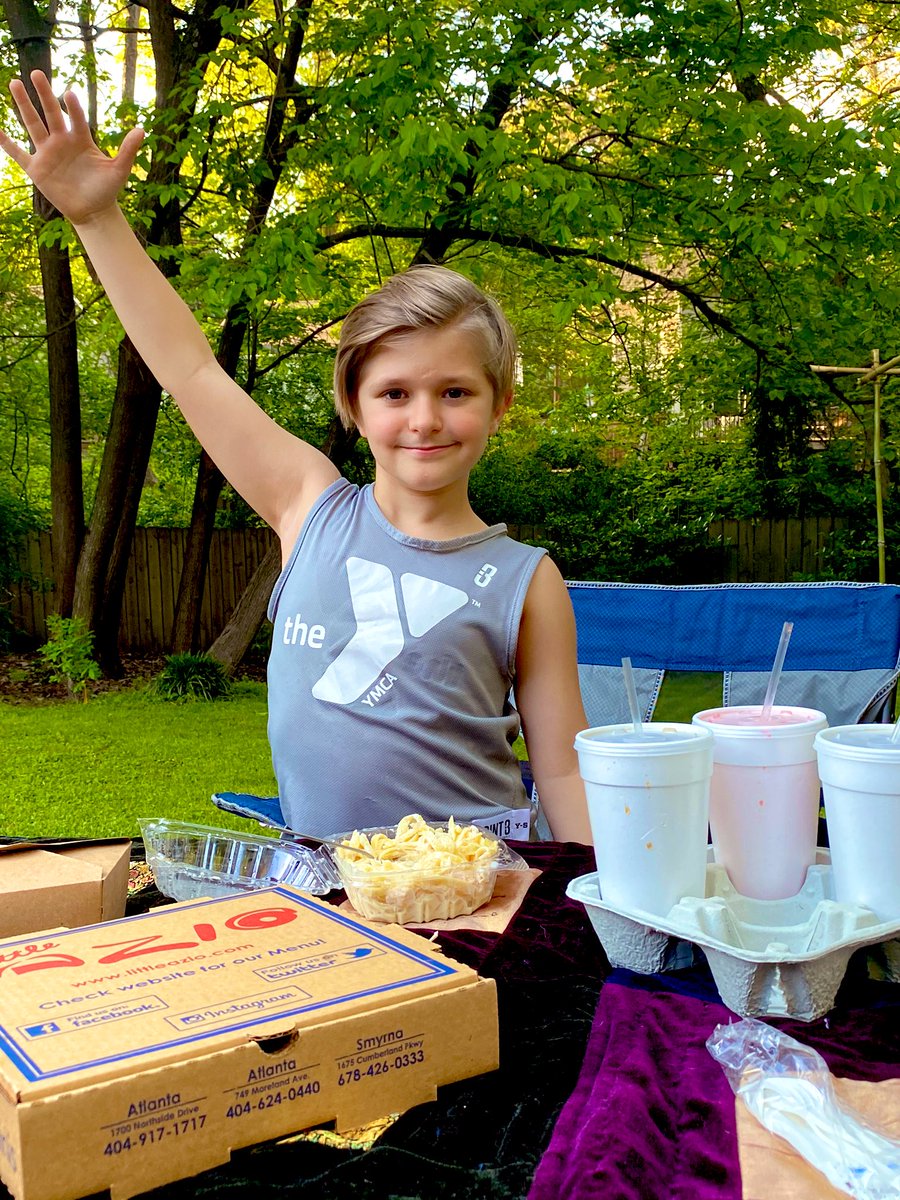KeriMusgraves's tweet photo. Lil Azio + Diet Cokes for our backyard picnic! #TheGreatAmericanTakeout #HVR  #Sweepstakes @TheGATakeout https://t.co/NlFhZT5pti