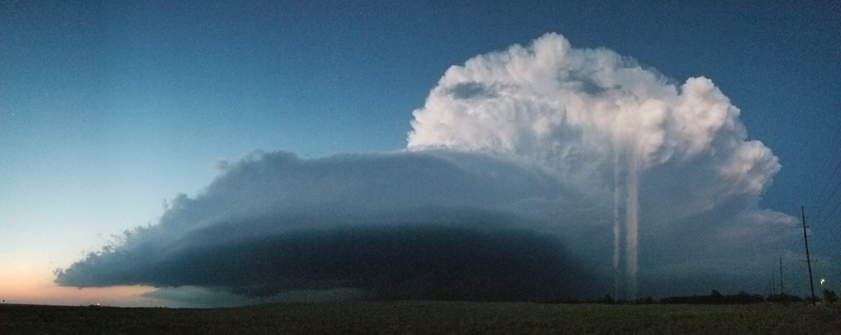 ChaserJake94's tweet photo. Losing light so sorry for the noisy pic. Wheeler, Texas now. #TXwx. https://t.co/weR5XlYkP8