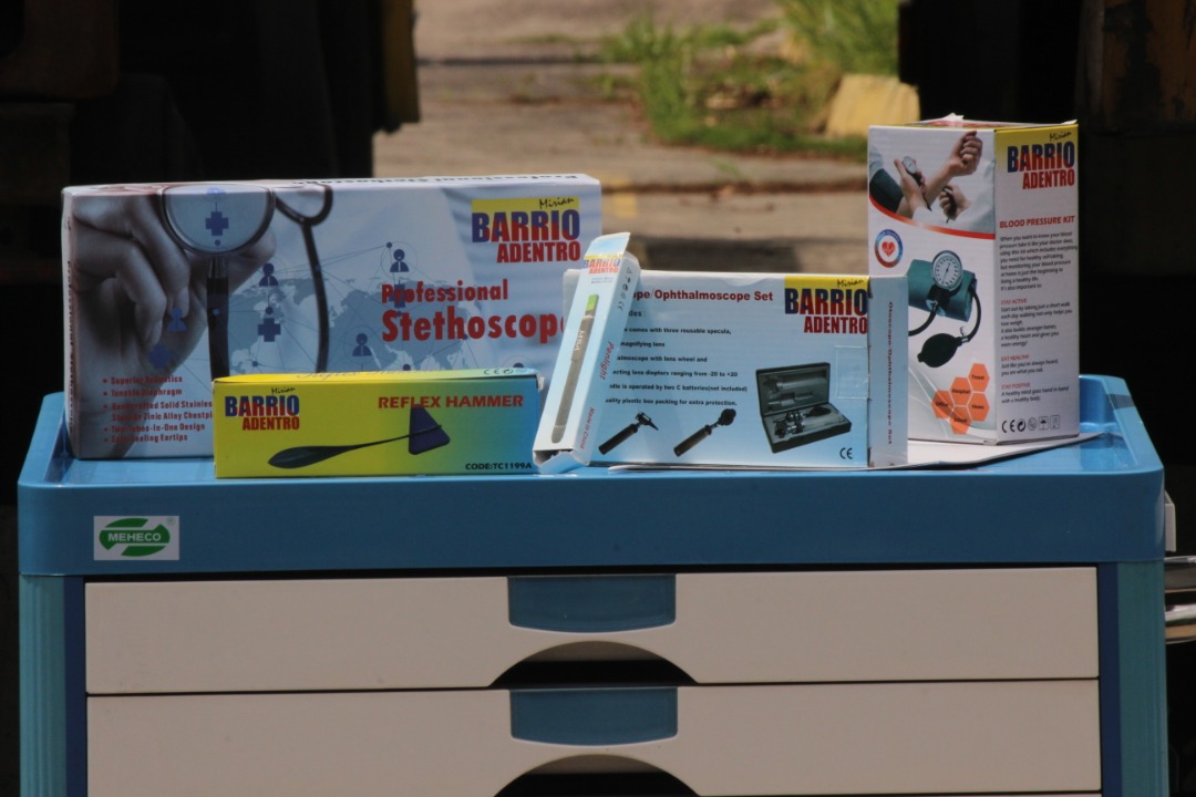 15 Puntos de Atención Social Integral y los 2 hospitales centinelas del #Táchira reciben el apoyo del Gobierno Nacional: Más de 1 millón 300 mil medicinas, pruebas de descarte, kit de protección y tratamientos han llegado para resguardar la salud de nuestros compatriotas. 2/2