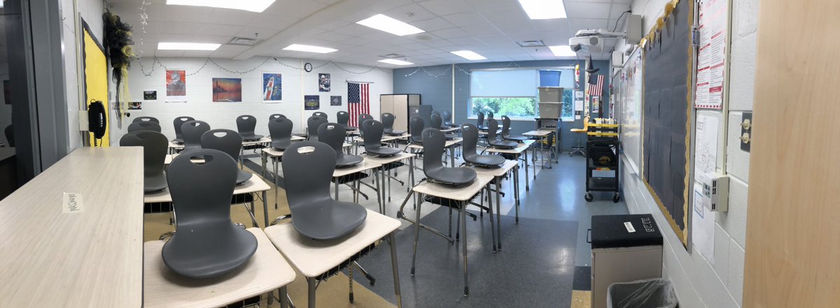 311eons's tweet photo. An emotional day yesterday. #packingupyear12 #finishingstrongfromadistance #luckyyear13comingup #alwaysbemybabies #pvmsrams #my311postersateinthecorneryoucantsee https://t.co/z8bLW2oFkO