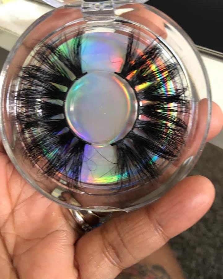 chasser_sack's tweet photo. #lashes #ladies Come SHOOPPPP 😍‼ https://t.co/qQ0mFYKIt7