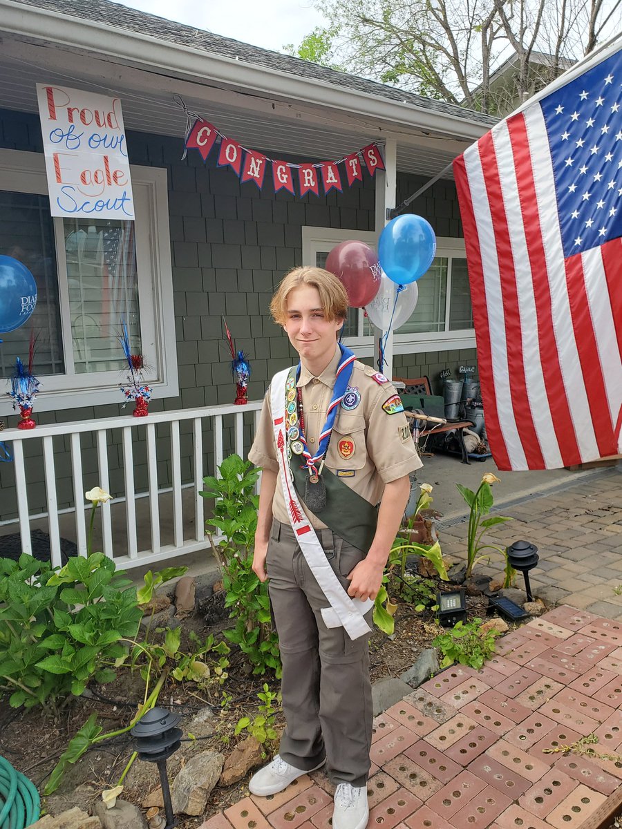 Simply_Peg's tweet photo. @ofctimallen Making the best of it, he finished his #EagleScout
#Timwordsorless https://t.co/TyJHiJZnhr