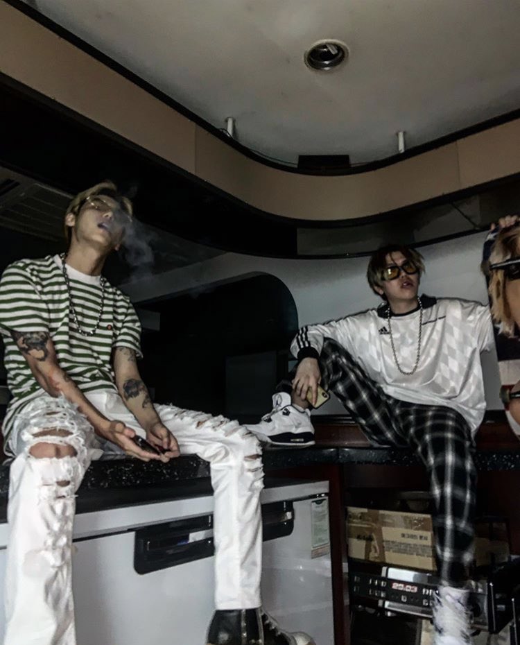 JEWON1GALLERY's tweet photo. 200422 | onlyoneprivate's IG update

w/ DUSTYY HAN https://t.co/l447JL3vcw