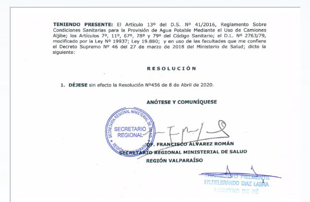 _SincroniaCiuda's tweet photo. Nuevo error afecta a las miles de familias que sufren la falta de agua @SaludSsrv Valpo se retracta de decreto que entregaba 100 lts. de agua por pp, mínimo establecido @opsomschile y dejó sin efecto esta medida. En esta pandemia #COVID19 el acceso al recurso es de vida o muerte https://t.co/Fv4ugke2ku