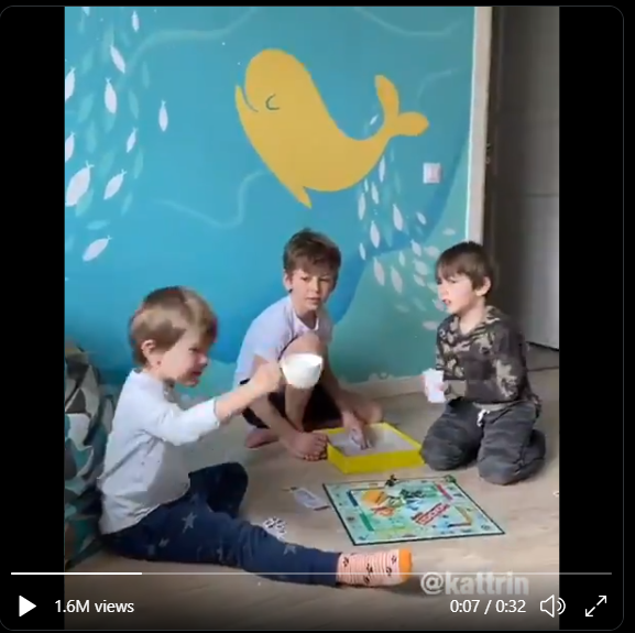 zemnmez's tweet photo. @ericd doing an in-depth technical analysis here and determining that considering the main frames are lit with sunlight from the left, and so is the bathroom that this tiktok is fake

if it were real, sunlight would need to be coming from the bathroom in the direction of the arrow https://t.co/Qx7fiiECpe