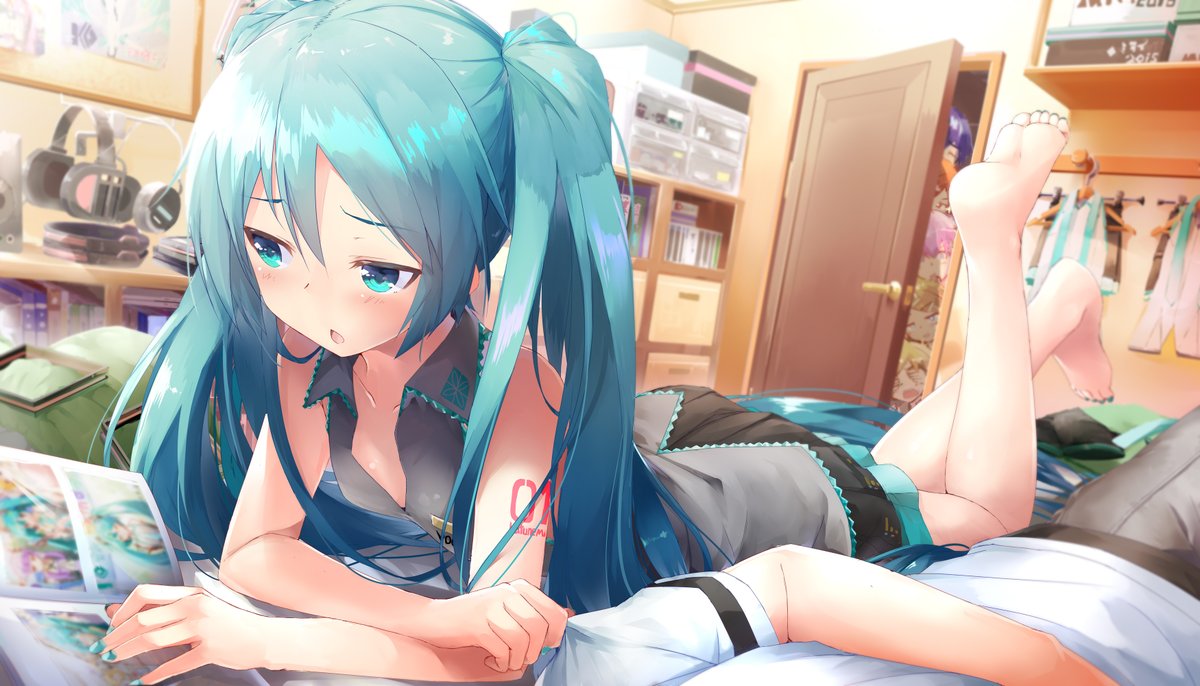 初音ミク ,鏡音レン ,カイト(ボーカロイド) ,巡音ルカ 「#絵描き繋がれ 
バトン感謝!こんなご時世ですので「家の中」をテーマに4枚!家の」|大堂(daidou)のイラスト