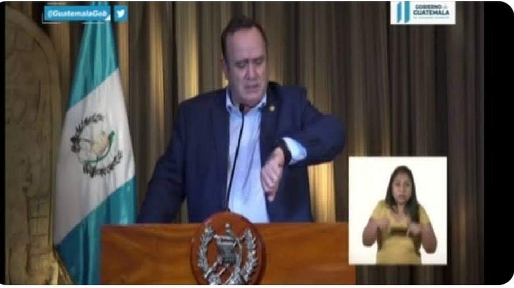 AMemesdeDerecho's tweet photo. Aquí viendo que ya va siendo hora de hacer mis tareas virtuales. https://t.co/bcQZwOi0iy