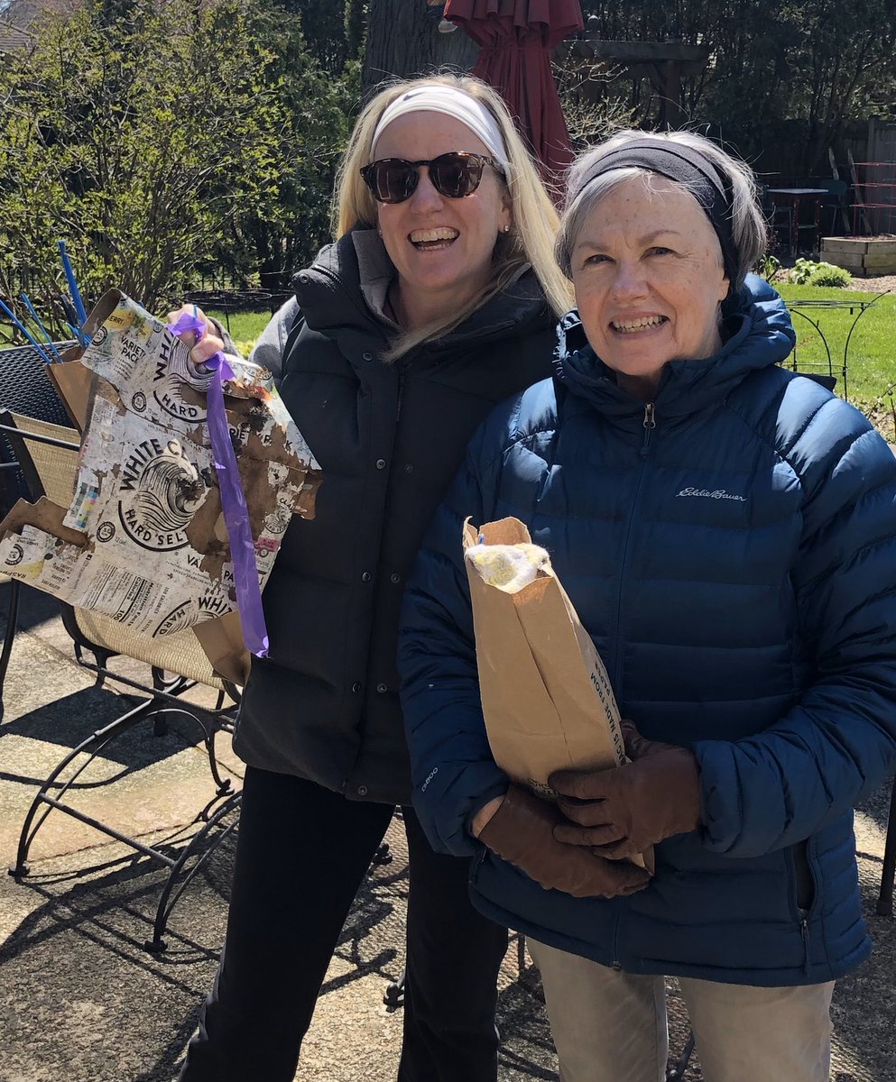 #twotrashywomen #earthweekathome #lunchtimelittercleanup #earthday50