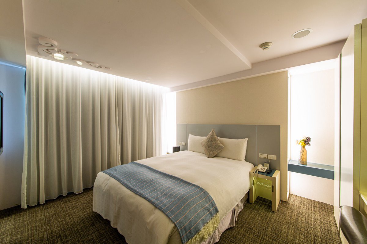 ForwardHotel's tweet photo. 旅行能放鬆心情, 對抗焦慮,
台北馥華商旅南港館, 提供安心住宿,
絕對物超所值.
.
訂房熱線: 02-2785-2655
地址: 台北市南港區三重路23號
文湖線 南港軟體園區站1號出口出站，步行約5分鐘
.
官網: https://t.co/QBaXJYCo5a
Line訂房: https://t.co/qXQYIp8bRQ
線上訂房: https://t.co/lgH7Ck5dws https://t.co/6XP04G4ecn