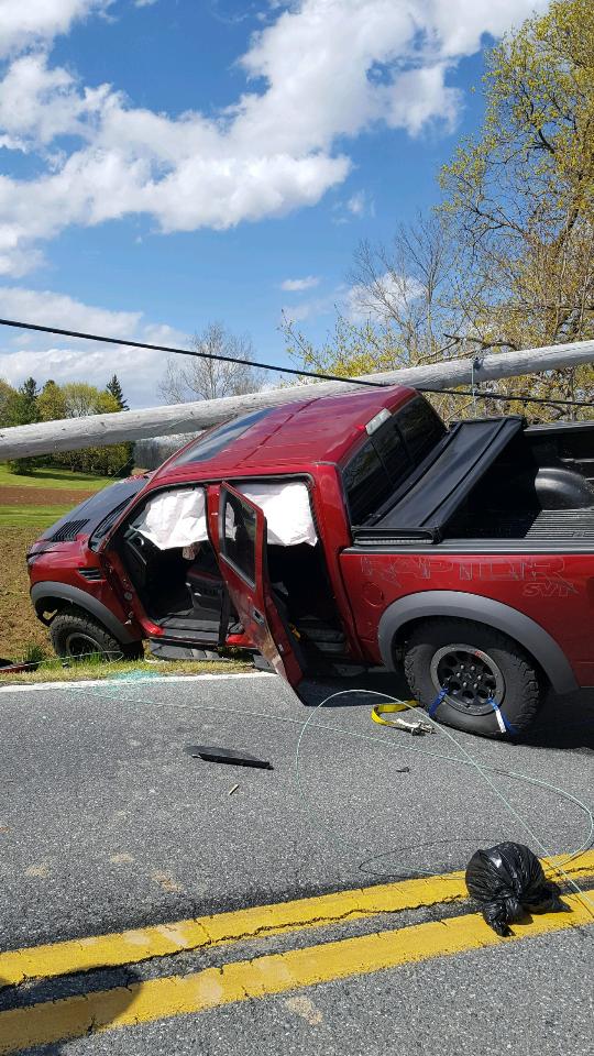 EP23FC's tweet photo. The #23house worked this motor vehicle collision this afternoon in the 800blk of Quarry Rd. 1 occupant was trapped inside. #paratech rescue struts were utilized to stabilize the vehicle. @Paratech_Inc https://t.co/XtiA55waTG