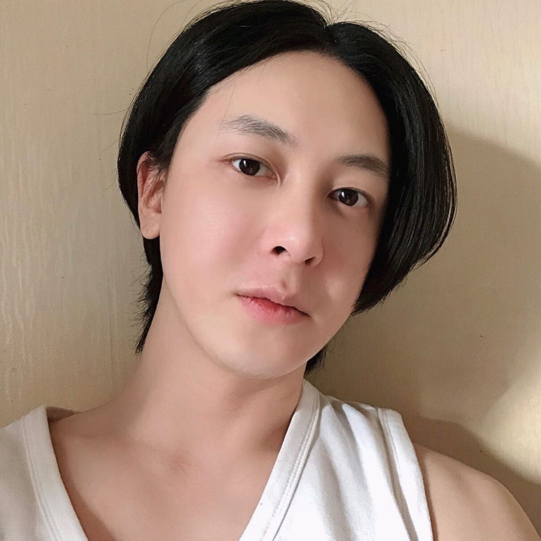 JungdoTH's tweet photo. 200309 ig 
#방구석할매 https://t.co/XDCvvejyl3