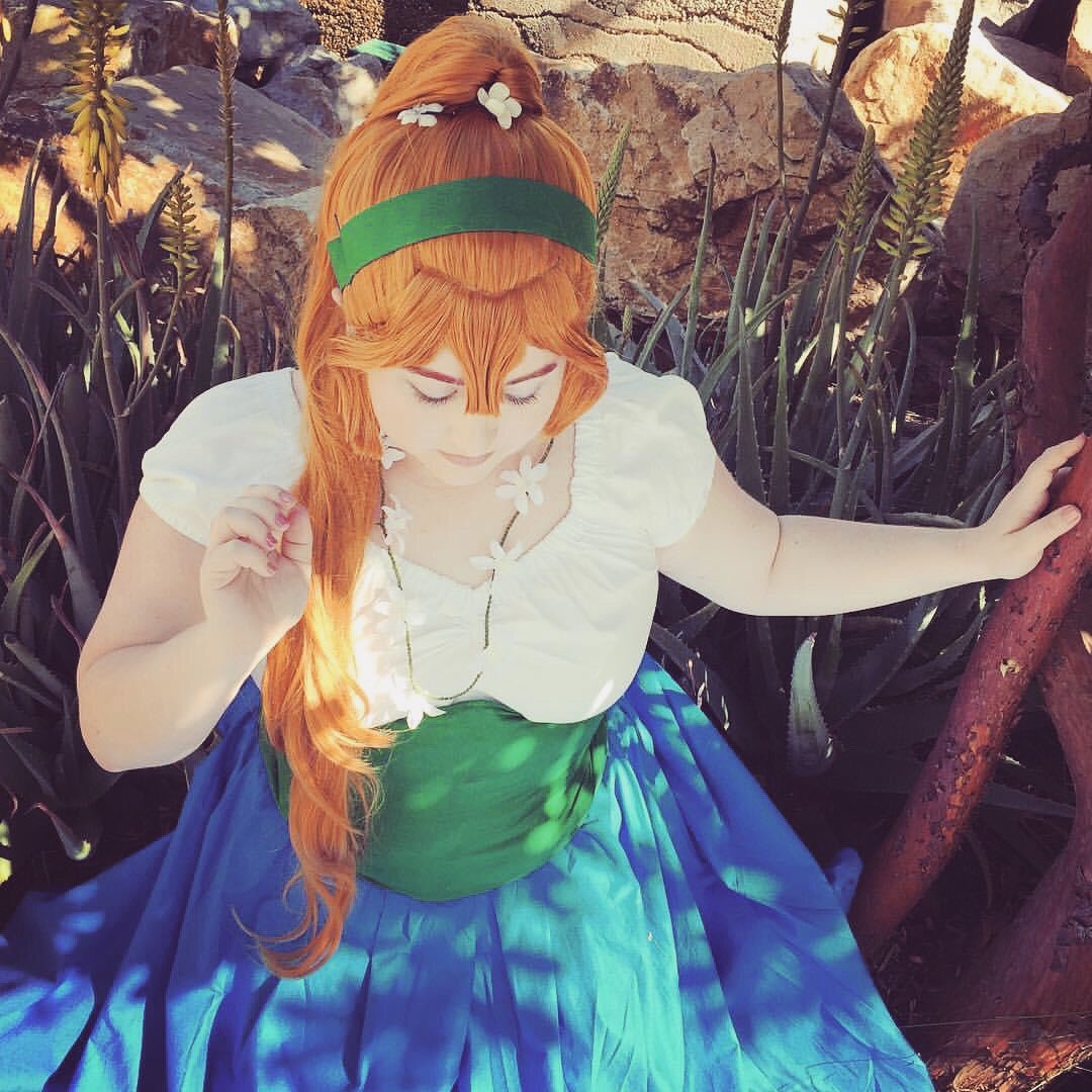 MissElisaFace's tweet photo. Who is the girl no bigger than a bumble bee? π
Photo by @legs_mccoy
Dress by @ellenbrydum
#thumbelina #wondercon2017 #thumbelinacosplay #donbluthcosplay #cosplay https://t.co/EtBsPEPovt
