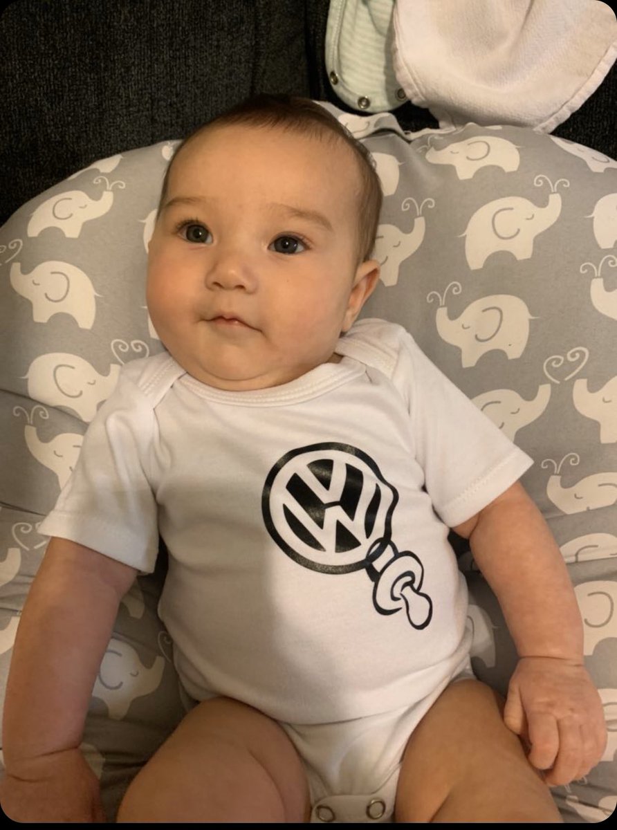 Vreemdeling Kameel dief Volkswagen sur Twitter : "@BuggWritesWords Drum roll please .... The award  goes to her for being the absolute cutest, Jason! Who knew VW has great  cars AND baby clothes?-JJ" / Twitter
