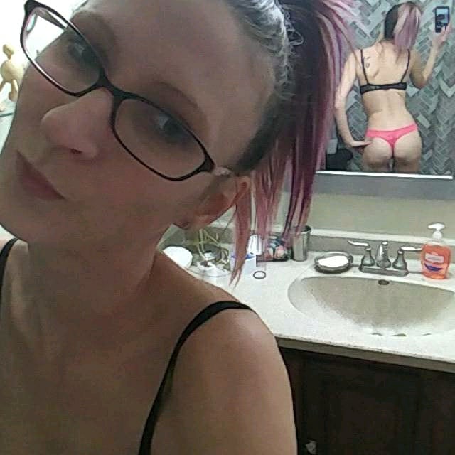 I'm just feeling sexy af today!!  https://t.co/n2tfAwFR1Q  https://t.co/bWVLO7fZ2y  @OnlyFansMilfs @BigTunaInc<a href="/tag/2dicks"class="tags"><span>#2dicks</span></a><a href="/tag/superorgasm"class="tags"><span>#superorgasm</span></a>