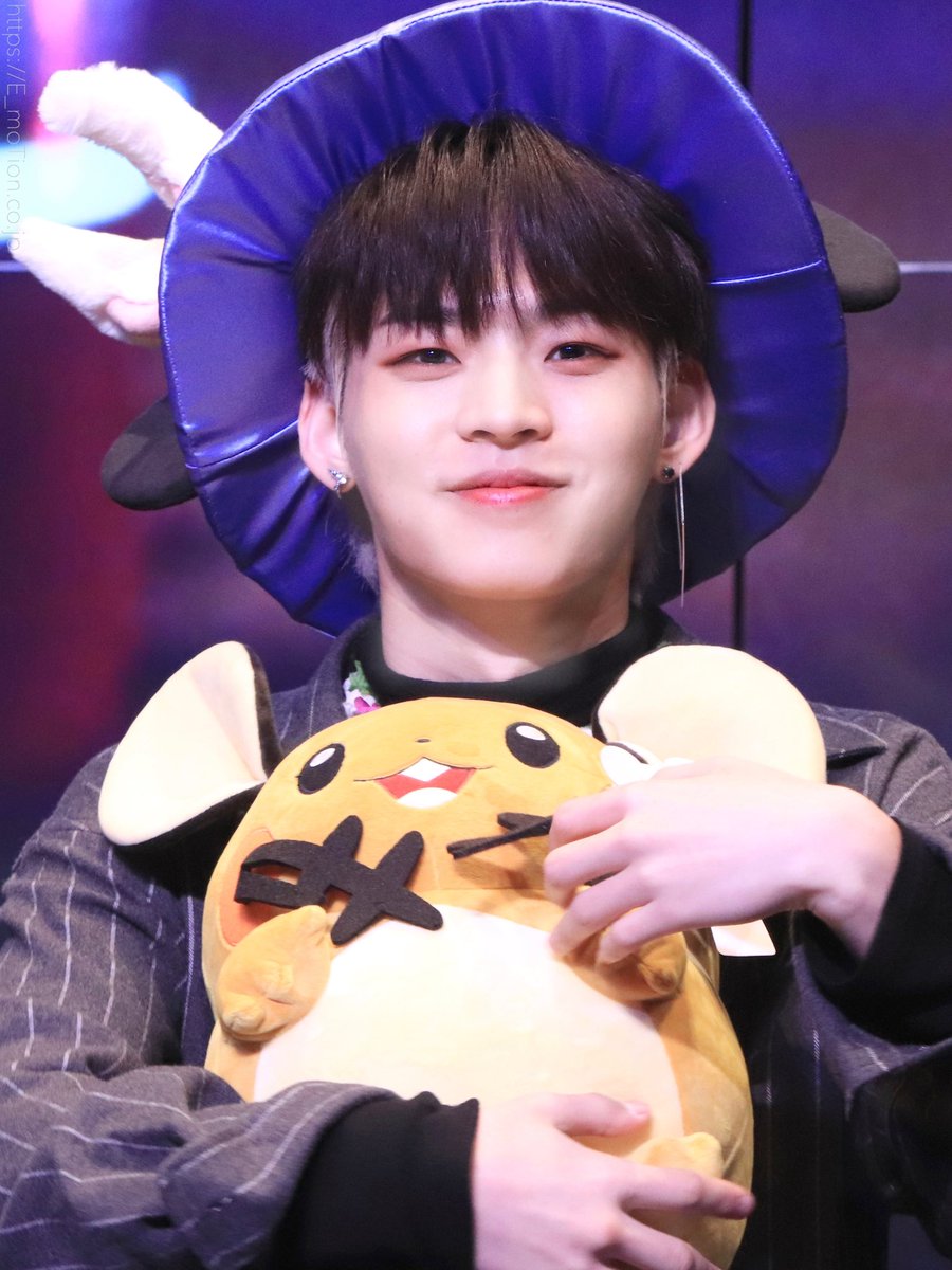 https_emotion's tweet photo. 191013 슈피겐팬싸
#HAPPYHYOJINDAY
#온앤오프 #ONF #효진 #HYOJIN https://t.co/fNcEdWqsPe
