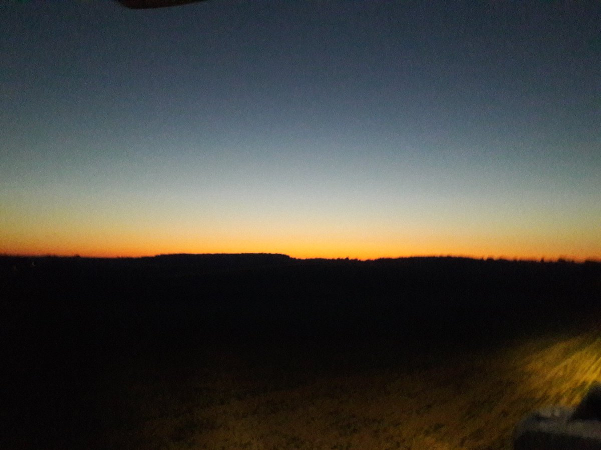 Bonjour les #Twittos et #Europe1 #radioouverte <a href="/MattBelliard/">Matthieu Belliard</a> <a href="/dguillaume26/">Didier GUILLAUME</a> 
Encore une journée 🌞🌞🌞 hyper favorable aux #pucerons  L'interdiction des #Néonicotinoïdes est une vraie distorsion de concurrence qui m'oblige à passer une insecticide en PLEIN pour sauver ma ferme 😭