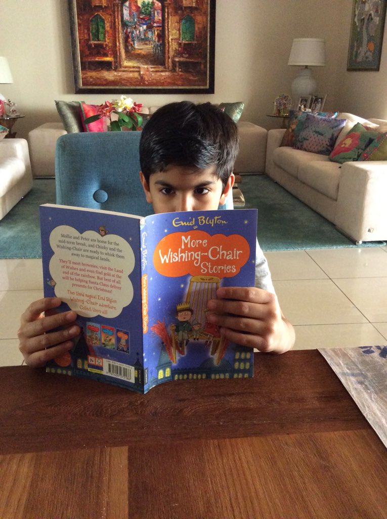 FMKDXB_Year2's tweet photo. A few more readers from 2AG taking part in yesterdayโs #dropandread event. There is nothing like a good book. #ForemarkeDXBEnglish @KHDA @ForemarkeDubai https://t.co/K0826o5dx6