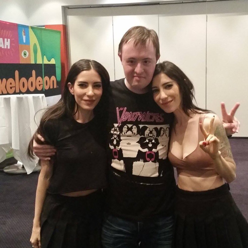 JakeyBaumer's tweet photo. I been doing with her for the last 5 years now is not answering the girls @TheVeronicas https://t.co/4bgD4m3ynU