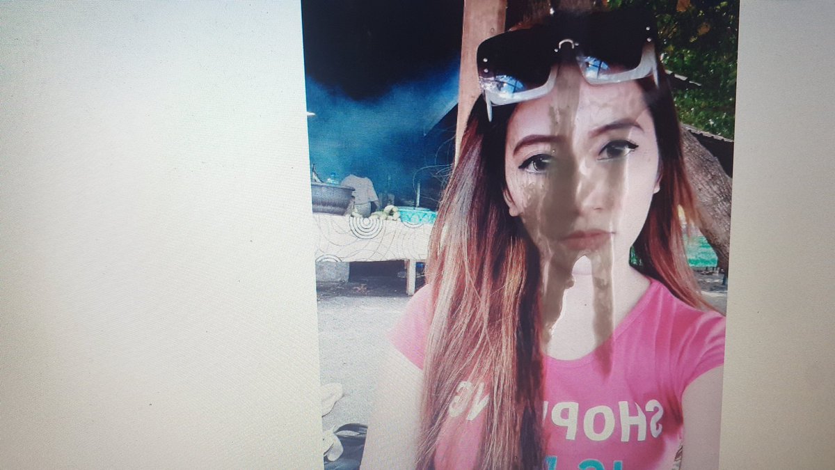 Ashelamat Siang emak2 pejuang receh ngadem di pinggir pantai ada yang aneh diatas ada yang lagi kotorin fotoku dengan air special kalian.... 🙄🙄🙄
.
#kontolin 
#binormontok 
#istri
#wife
#kontolbrondong 
#kontolcrot