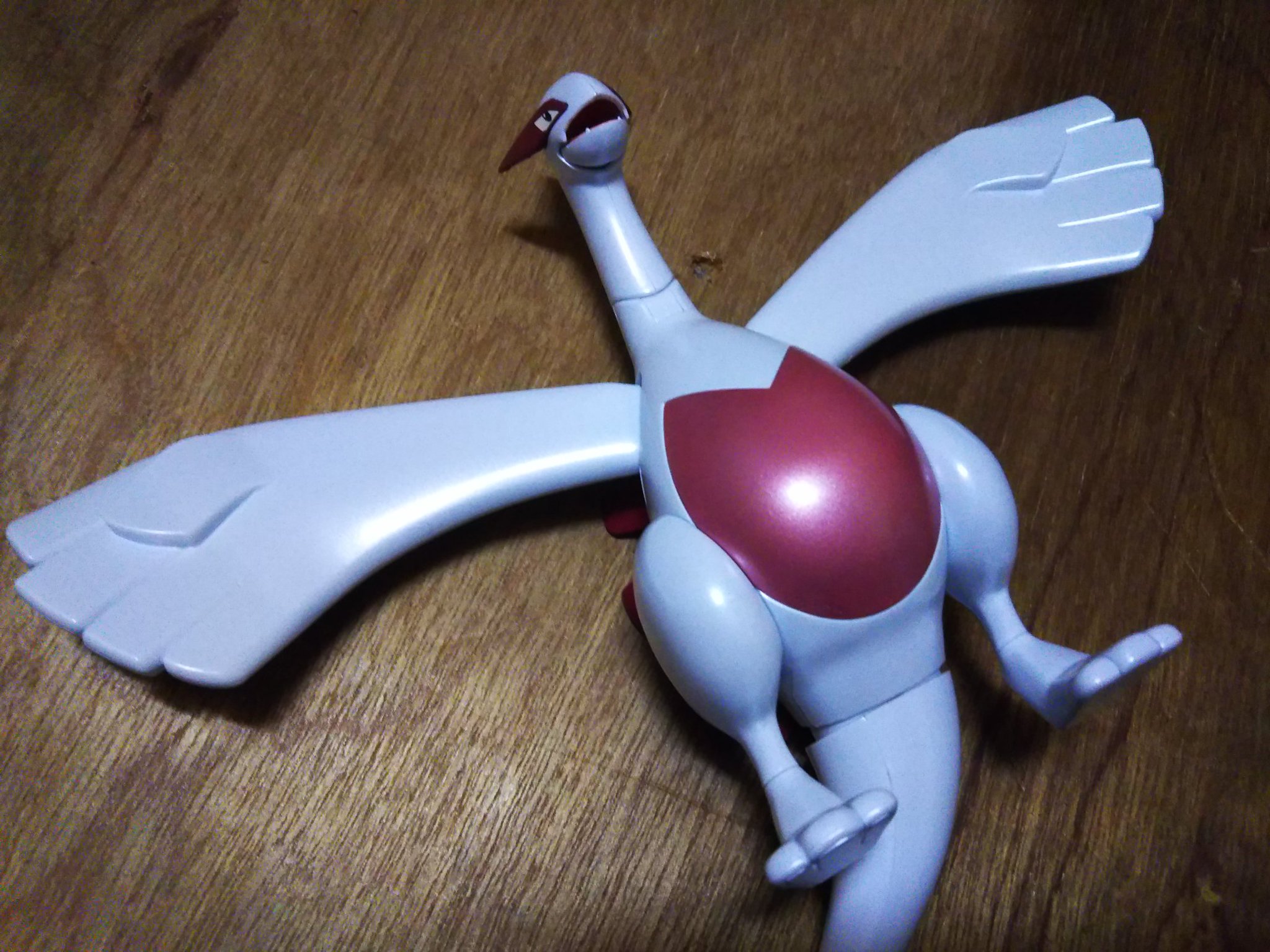 ソラ ついでに かなり前に作ってどこしまったかわからなくなってた 色違いのポケプラも発掘した ルギアはこだわりのパール塗装仕上げでキラキラ