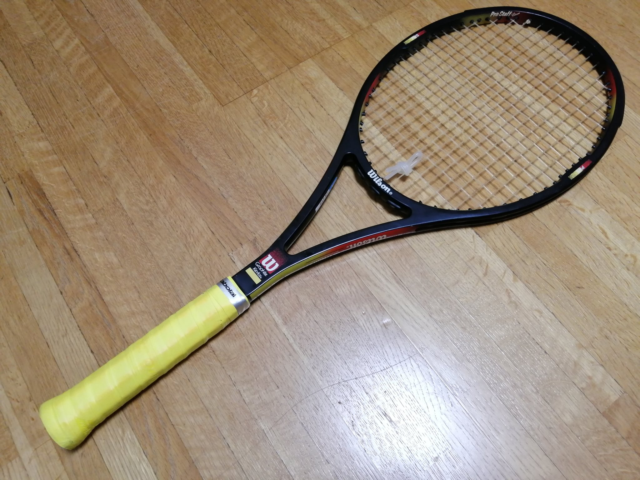 どーむ 外出自粛で暇なのでビンテージラケットのコレクションもアップしてみる Wilson Prostaff Mid 何人ものレジェンドプレイヤーに愛された名機 コナーズが開発に関わったのに使わなかったという代物 エバート エドバーグ クーリエ サンプラス