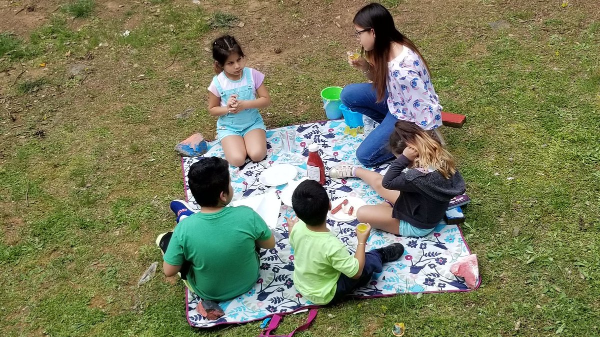 TheBRSharp's tweet photo. Our Ellis Explorers make the time they have at home with family a special time. @EllisSoars @MsHefnerin1st #FamilyPicnic https://t.co/i721EfnHLz