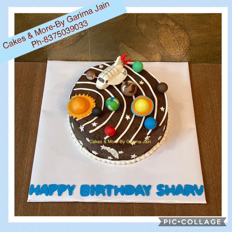cakesnmorebygj's tweet photo. #CreamCake #5thBirthdayCake #DarkTruffleCake #ChocolateMudCake #SolarSystemCake #PlanetsCake #AstranautCake #SpaceShipCake https://t.co/5hZeoh37gk
