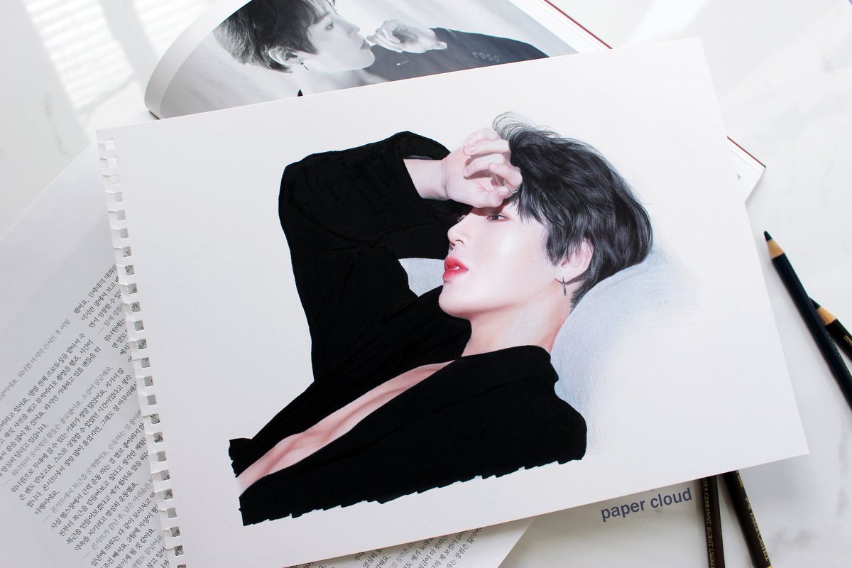 언제 그리던 건지 모르겠지만
이제서야 완성(완성인 척 하기,헷)

이제는 낯설기까지 한 복근있는 하성운💙

#하성운 #팬아트 #하성운팬아트 #Hasungwoon #fanart 하성운팬아트