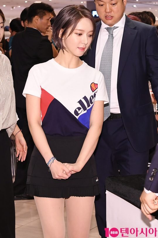rare images of choa without blonde hair, a thread