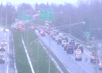 BarryVee's tweet photo. Delays on #I590 SB because on an #accident after Browncroft Blvd. #YourMorningRochester @SPECNewsROC #ROCtraffic https://t.co/mFJxGiMMUL