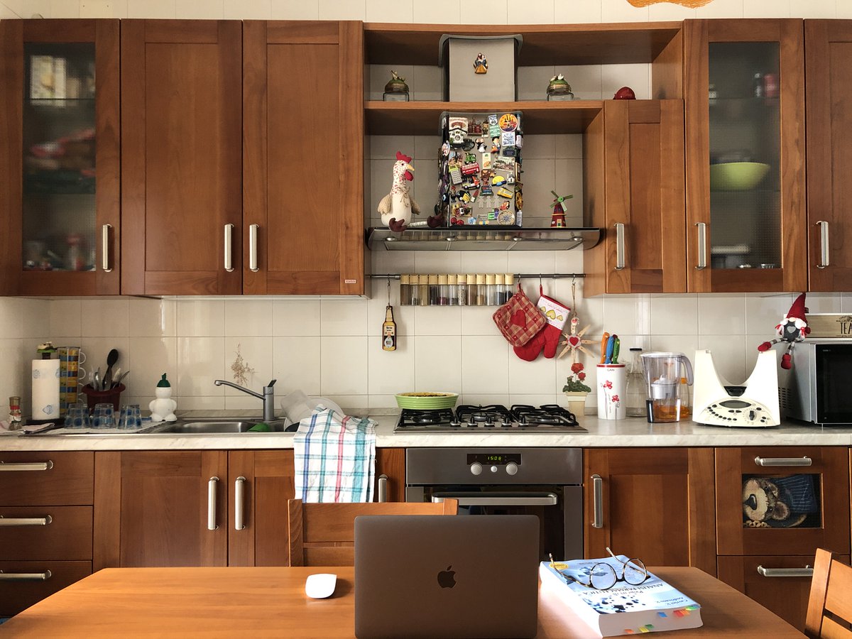 Oggi vi racconterò della vita di un foodblogger ai tempi della quarantena. Spero possa essere una lettura interessante e piacevole. Io sentivo la necessità di condividere anche questo con voi. lacucinadimauro.it/un-foodblogger…