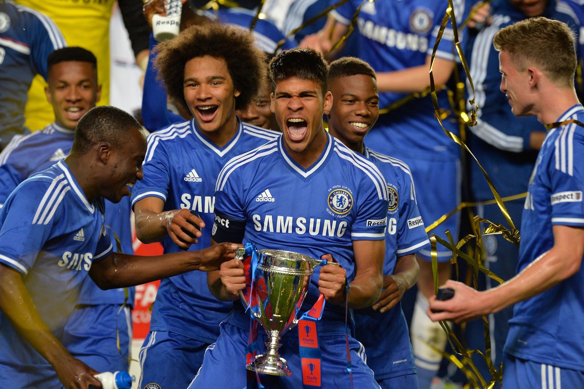 Ruben kept on improving and in the 2013-14 season, he helped Chelsea win the FA Youth Cup.Not only that, but he was a regular starter in the under-21's, giving them a hand winning the under-21 Premier League.