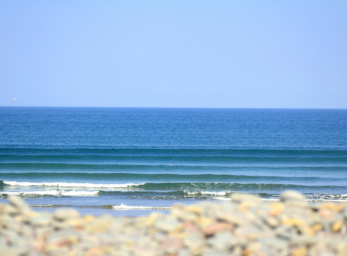 This is what I imagine the sea too look like today......... 

#northdevon #surfingdevon #northdevonsurf #devonsurf #swsurf #surferstyle #surflife #surftrip #sauntonsurf #croydesurf #surf