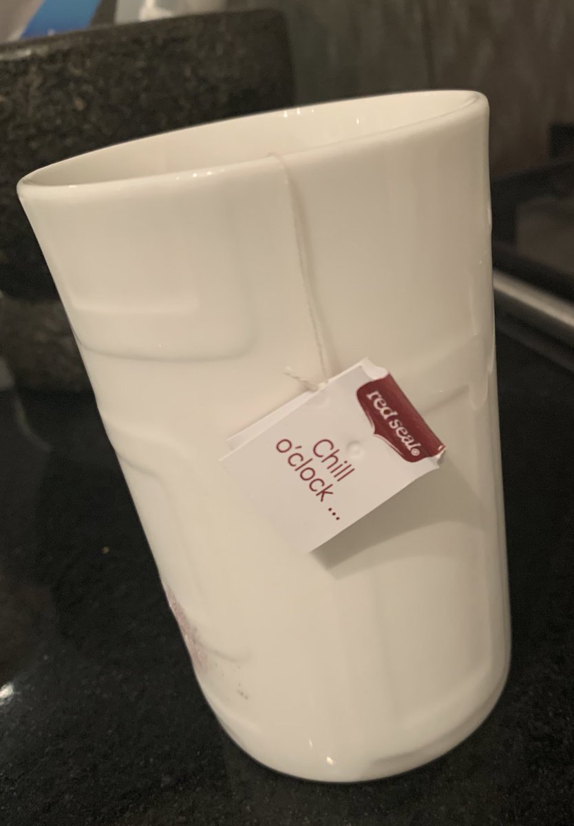 Woolykiwi23's tweet photo. Another 3 points @FranklinUtd in the @AuckFootballFed e-sports league. Big thanks to Strength and Conditioning Coach Dylan Moxon for teaching me the correct posture to utilise during these intense battles. Tonight’s player sponsor, Red Seal! #chilloclock Peppermint blend! https://t.co/CtXYw9Xm2t