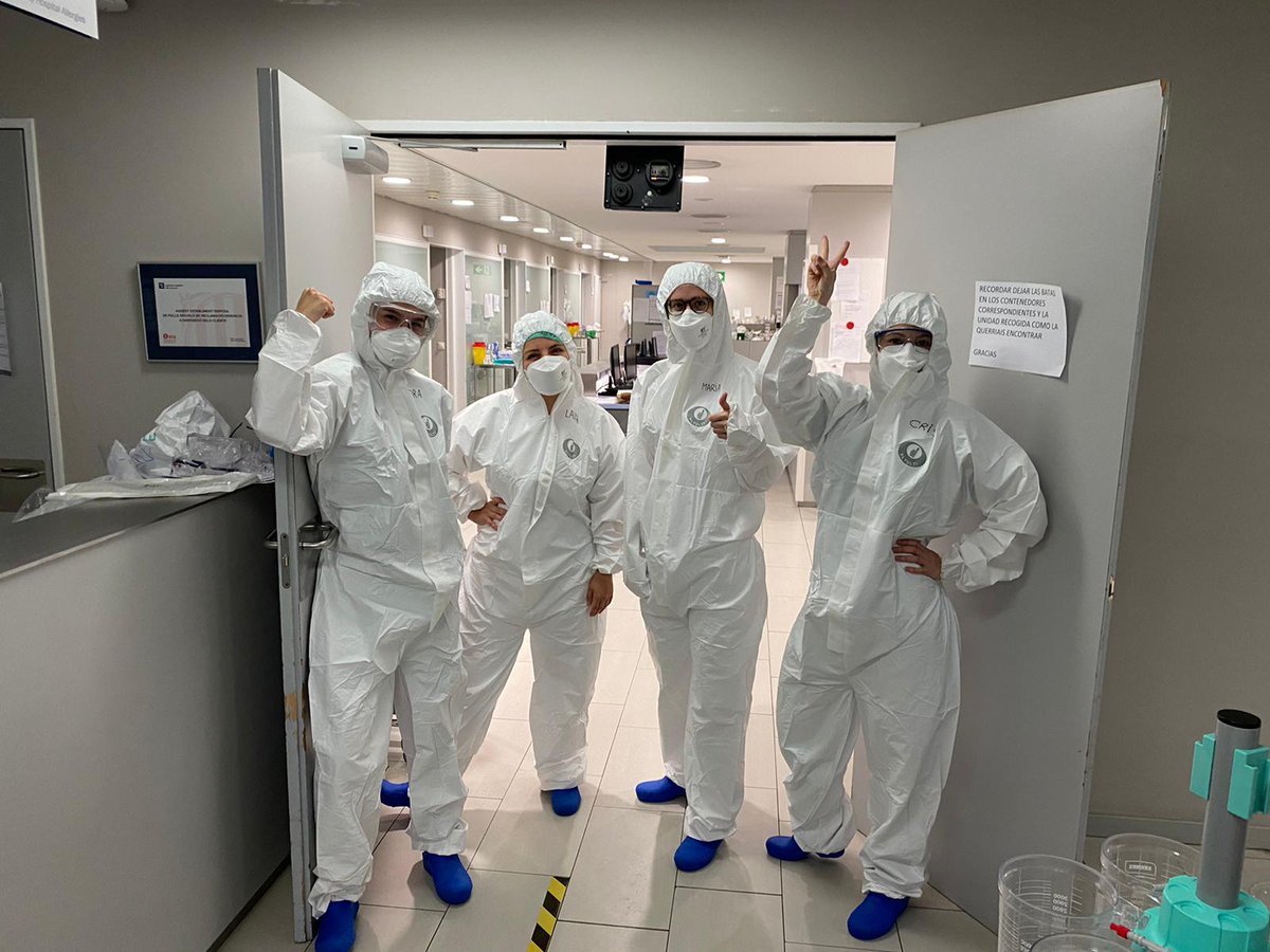 Muchas gracias a nuestras ginecólogas residentes ayudando en la UCI del <a href="/QS_Dexeus/">Hospital Universitari Dexeus</a> a los pacientes de #COVIDー19