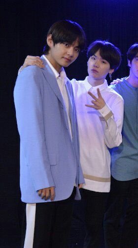 Yoongi being the tiniest babie next to bts ; a thread