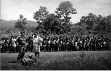 Le génocide camerounais (1954-1969) La France, présidée par De Gaulle, extermine plus de 100 000 camerounais (Bamilékés et Bassa), par crainte de perdre son empire colonial.Génocide caché mais bien existant