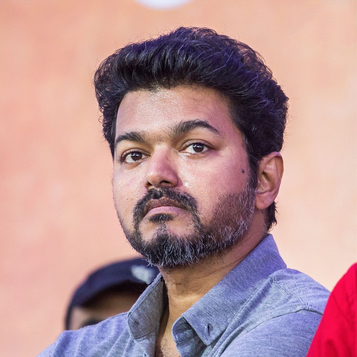 HydTimes's tweet photo. .@actorvijay donates Rs 5 lakh each to #Telangana and #AndhraPradesh CM Relief fund as his contribution in the fight against #COVID19 

 #PMCARES  #lockdown #ThalapathyVijay https://t.co/4twbumX4bs